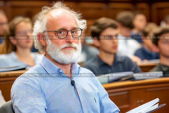 Студенты и преподаватель в аудитории, лекция, конференция. Стоковое AI-изображение, AI-художник Щеголева Ольга / Фотобанк Лори