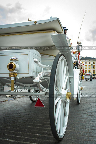 stylized coach in the market square of Krakow. Стоковое фото, агентство Ingram Publishing / Фотобанк Лори