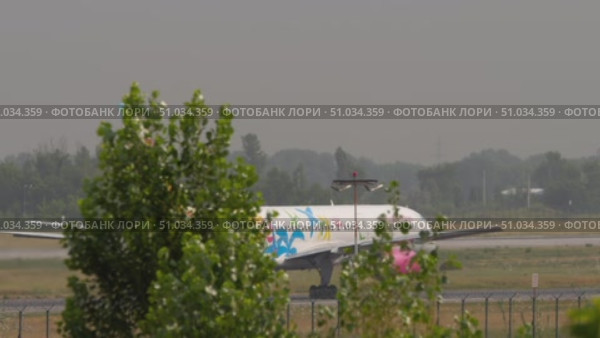 Sunday Airlines aeroplane take off. Редакционное видео, видеограф Игорь Жоров / Фотобанк Лори