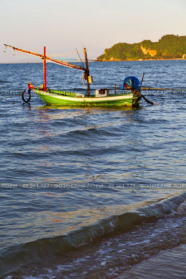 sunrise asia in the  lomprayah bay isle white  beach    rocks  boat   thailand  and south china sea anchor. Стоковое фото, агентство Ingram Publishing / Фотобанк Лори