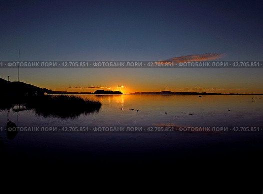 Sunrise at Lake Titicaca in Andes, Peru and Bolivia (2011 год). Стоковое фото, фотограф Сергей Стрелков / Фотобанк Лори