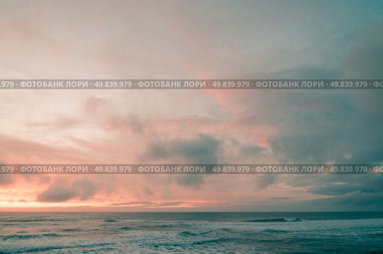 Sunset on a beach, beautiful sky and silky water. Стоковое фото, агентство Ingram Publishing / Фотобанк Лори