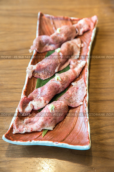 Sushi hida A5 wagyu beef, groumet japanese cuisine. Стоковое фото, агентство Ingram Publishing / Фотобанк Лори