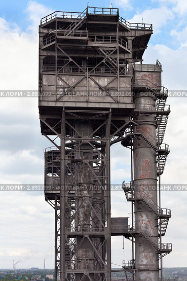 Свеча дожигания конвертерного газа. Стоковое фото, фотограф Кекяляйнен Андрей / Фотобанк Лори