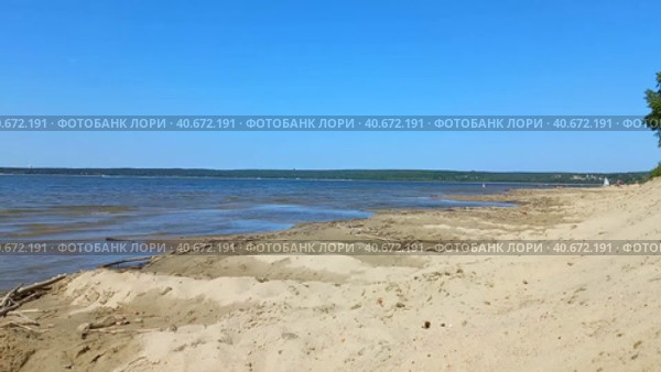 Таймлапс на берегу реки Обь. Timelapse on the banks of the Ob river. Стоковое видео, видеограф Anna Shtrekalkina / Фотобанк Лори