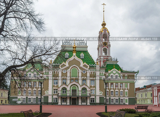 Tambov, Russia, April 1, 2023: Tambov Theological Seminary. Higher educational institution of Tambov Diocese of Russian Orthodox Church, preparing clergy and church servants. Редакционное фото, фотограф Алексей Антипов / Фотобанк Лори