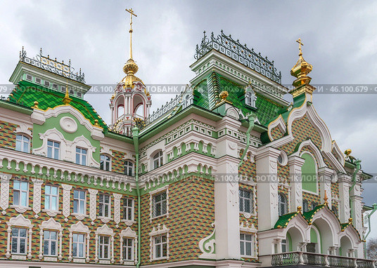 Tambov, Russia, April 1, 2023: Tambov Theological Seminary. Higher educational institution of Tambov Diocese of Russian Orthodox Church, preparing clergy and church servants. Редакционное фото, фотограф Алексей Антипов / Фотобанк Лори
