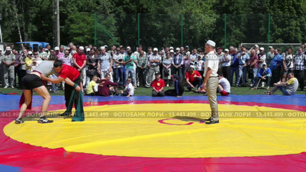 Татарская национальная борьба на поясах Куреш. Редакционное видео, видеограф FotograFF / Фотобанк Лори
