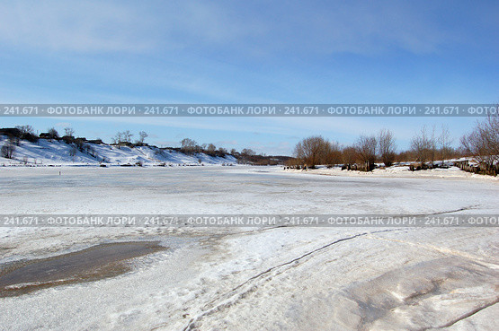 Тающий лед на реке. Стоковое фото, фотограф Шемякин Евгений / Фотобанк Лори