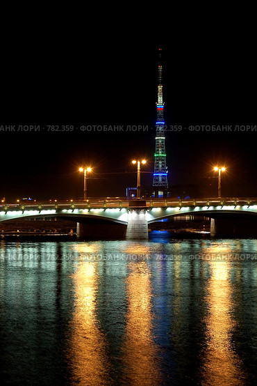 Телебашня Санкт-Петербурга в ночи (2007 год). Редакционное фото, фотограф Смирнов Павел / Фотобанк Лори