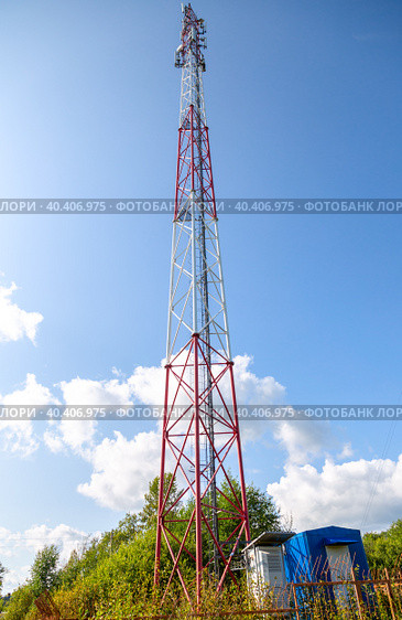 Telecommunication tower for mobile phone with antennas. Стоковое фото, фотограф FotograFF / Фотобанк Лори