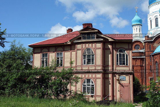 Территория Покровского собора. Гатчина (2010 год). Стоковое фото, фотограф Корчагина Полина / Фотобанк Лори