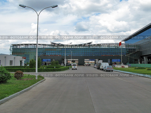 Территория таможенного терминала. Город Маньчжурия, КНР (2009 год). Стоковое фото, фотограф Геннадий Соловьев / Фотобанк Лори