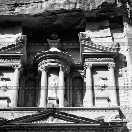 the antique site of petra in jordan one of the beautiful wonder of the world. Стоковое фото, агентство Ingram Publishing / Фотобанк Лори