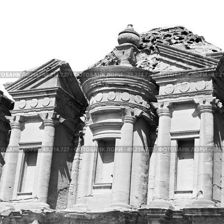 the antique site of petra in jordan the monastery  beautiful wonder of the world. Стоковое фото, агентство Ingram Publishing / Фотобанк Лори