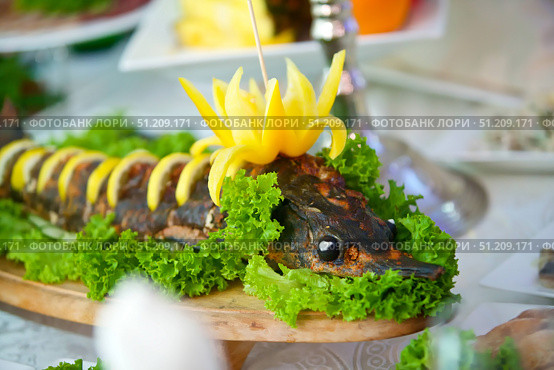 The food in the restaurant fish sturgeon on the tray. Стоковое фото, фотограф Наталия Кирсанова / Фотобанк Лори