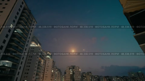 The Iron Dome protects Israel's skies while there are missiles fired. Стоковое видео, видеограф Tatiana Malinsky / Фотобанк Лори