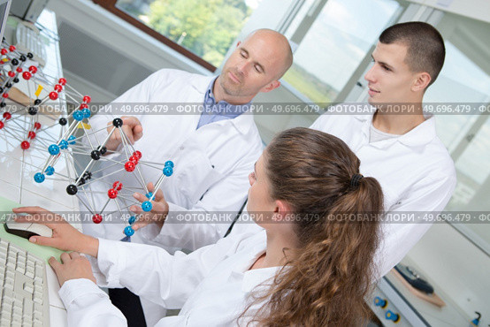 the model of the compounds. Стоковое фото, агентство Ingram Publishing / Фотобанк Лори