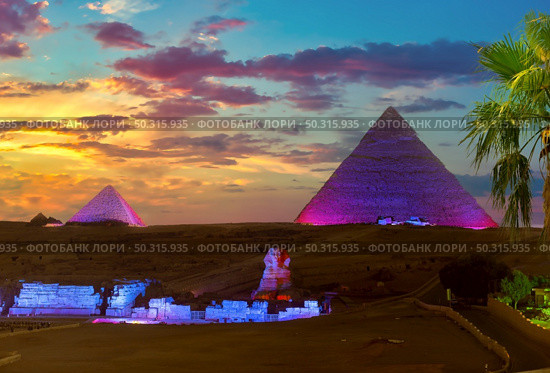 The Pyramids and the Sphinx in the night lights, Giza, Egypt. Стоковое фото, агентство Ingram Publishing / Фотобанк Лори