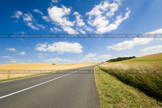 the road. Стоковое фото, фотограф daniel guffanti / Smarterpix / Фотобанк Лори