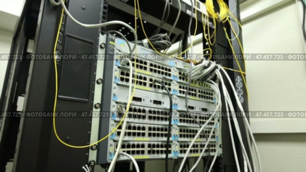 the server cabinet in the computer department of the enterprise is in operation. Стоковое видео, видеограф Алексей Сергеев / Фотобанк Лори