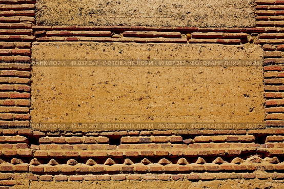 The way of saint James adobe mud walls at Palencia Spain. Стоковое фото, агентство Ingram Publishing / Фотобанк Лори