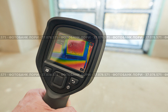 thermal imaging camera inspection window for temperature check and finding heat loss. Стоковое фото, фотограф Дмитрий Калиновский / Фотобанк Лори