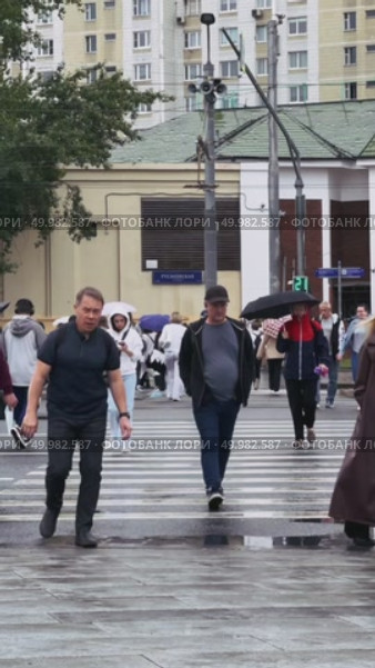 Timing of the pedestrian crossing on Rusakovskaya Street. Close-up. Russia. Moscow. 18.06.25. Редакционное видео, видеограф Ярославский Максим / Фотобанк Лори