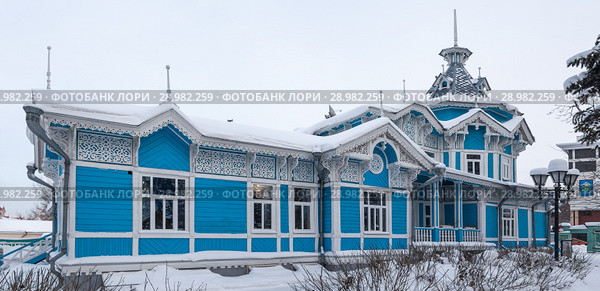 Томск. «Дом с шатром». Особняк купца Г.М. Голованова. Улица Красноармейская (Солдатская), 71 (2018 год). Редакционное фото, фотограф Алексей Шаповалов (Стерх) / Фотобанк Лори