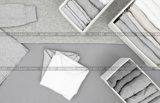 top view classify clothes 2. Стоковое фото, агентство Ingram Publishing / Фотобанк Лори
