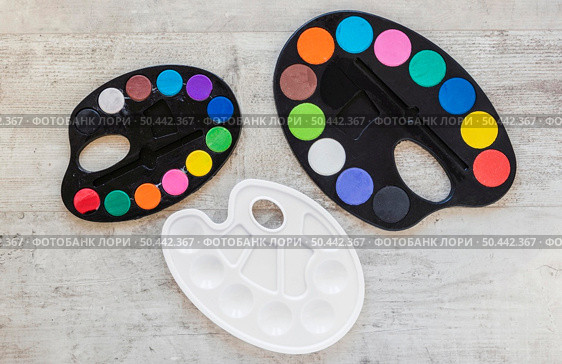 top view colour tray palette. Стоковое фото, агентство Ingram Publishing / Фотобанк Лори