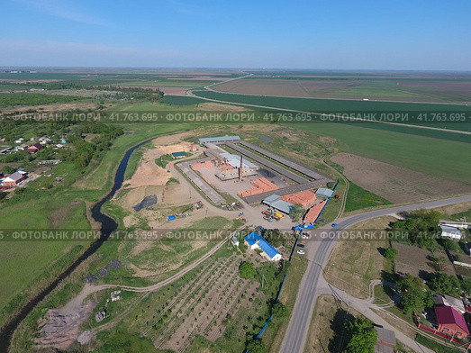 Top view of a small factory for firing bricks. Стоковое фото, фотограф Леонид Еремейчук / Фотобанк Лори