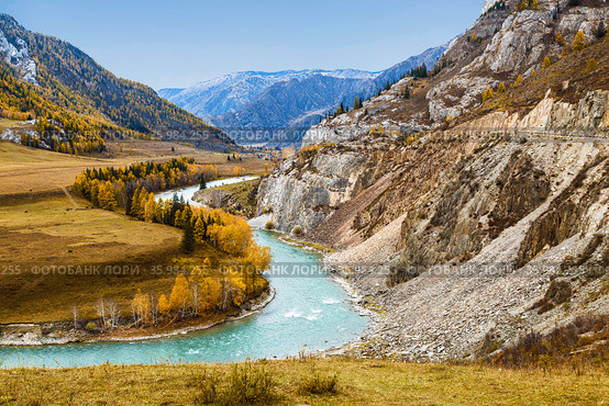 Top view of the mountains and the Chuya river in autumn. Altai Republic, Russia. Стоковое фото, фотограф Наталья Волкова / Фотобанк Лори