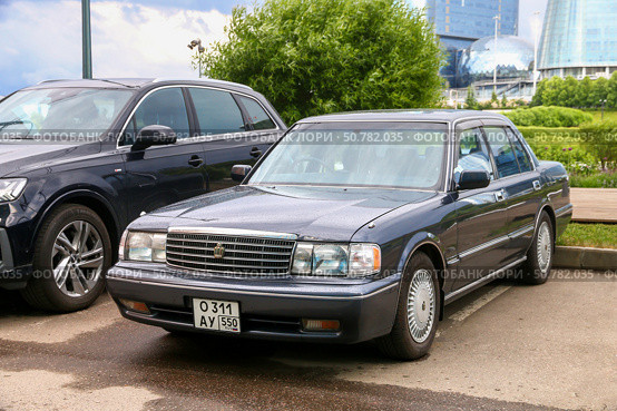 Toyota Crown. Редакционное фото, фотограф Art Konovalov / Фотобанк Лори