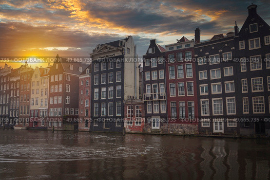 Traditional old buildings in Amsterdam, the Netherlands. Стоковое фото, агентство Ingram Publishing / Фотобанк Лори