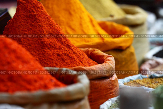 Traditional spices market in India. . Стоковое фото, агентство Ingram Publishing / Фотобанк Лори