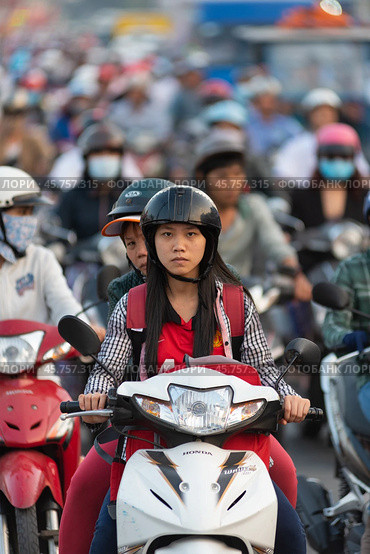 Traffic jam in Ho Chi Minh City (Saigon), Vietnam (2015 год). Редакционное фото, фотограф Александр Подшивалов / Фотобанк Лори
