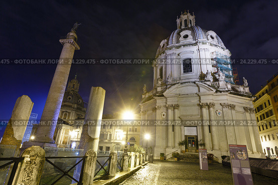 Trajan column and church, Rome. (2015 год). Редакционное фото, фотограф Юрий Брыкайло / Фотобанк Лори