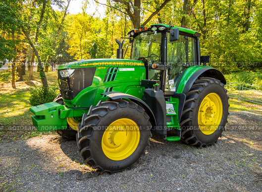 Трактор John Deere серии 6155М (2021 год). Редакционное фото, фотограф Вячеслав Палес / Фотобанк Лори