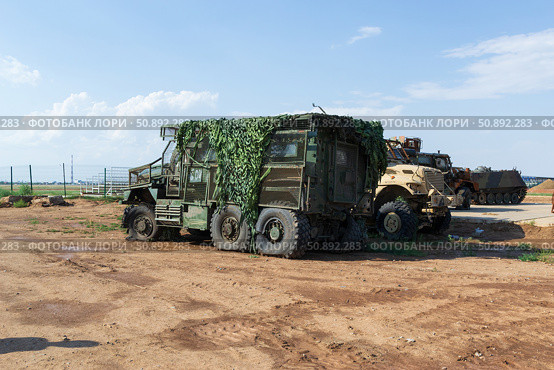 Трофейная военная техника НАТО, британский тяжёлый бронеавтомобиль Mastiff , музей клуба Юный Ястреб. Средняя Ахтуба, Волгоградская область, Россия. Редакционное фото, фотограф Андрей Цыганков / Фотобанк Лори