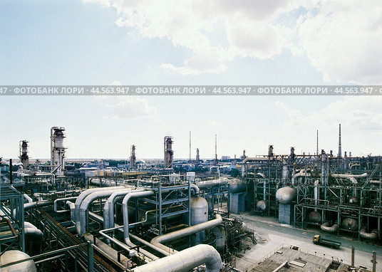 Трубы газоперерабатывающего завода. 2006  г. Стоковое фото, фотограф Павел Просянов / Фотобанк Лори