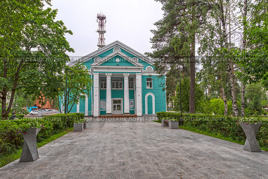 Центр культуры и досуга в городе Всеволожске Ленинградской области (2022 год). Редакционное фото, фотограф Румянцева Наталия / Фотобанк Лори