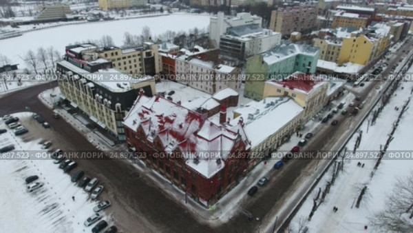Центральная часть города Выборг с проспектом Ленина и Рыночной площадью. Снижение камеры (2017 год). Редакционное видео, видеограф Кекяляйнен Андрей / Фотобанк Лори
