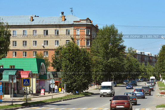 Центральная улица И.М. Беклемищева в городе Узловая Тульской области. (2016 год). Редакционное фото, фотограф Знаменский Олег / Фотобанк Лори