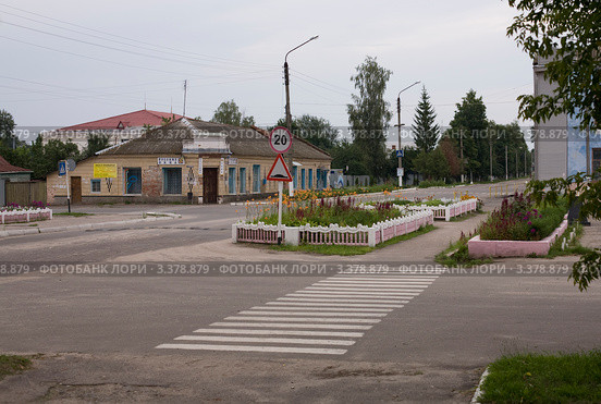 Центральная улица, Злынка (2011 год). Редакционное фото, фотограф Вячеслав Потапов / Фотобанк Лори