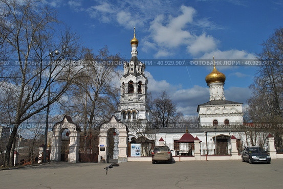 Церковь Ильи Пророка в Черкизове (на Штатной Горке). Большая Черкизовская улица, 17. Район Преображенское. Город Москва (2014 год). Редакционное фото, фотограф lana1501 / Фотобанк Лори
