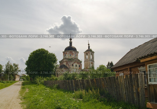 Церковь Константина и Елены до реставрации. Верея (2008 год). Стоковое фото, фотограф Павел Широков / Фотобанк Лори