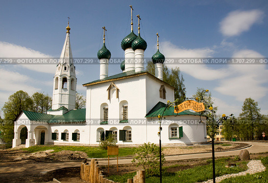 Церковь Николая Чудотворца в Рубленом Городе (2010 год). Редакционное фото, фотограф Николай Винокуров / Фотобанк Лори