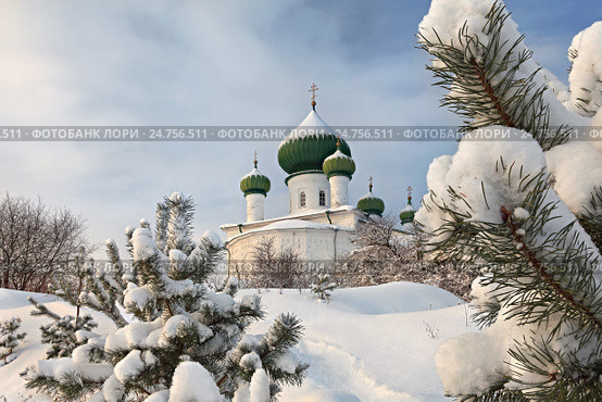 Церковь Рождества Иоанна Предтечи в Старой Ладоге зимой. Стоковое фото, фотограф Самохвалов Артем / Фотобанк Лори