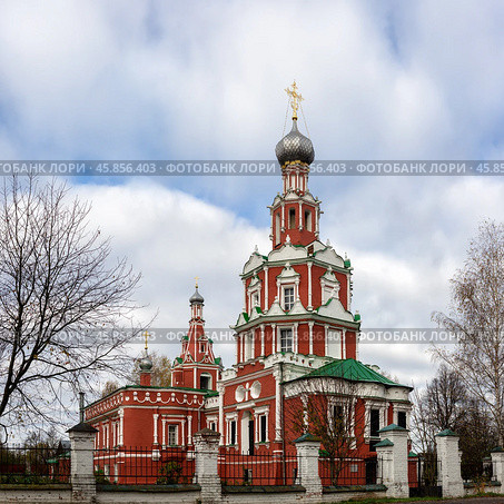 Церковь Смоленской иконы Божией Матери в Софрино. Стоковое фото, фотограф Юлия Бабкина / Фотобанк Лори